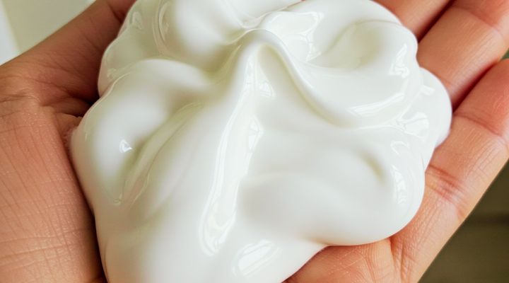 10 shaving foam cleaning tricks that EVERYONE should know